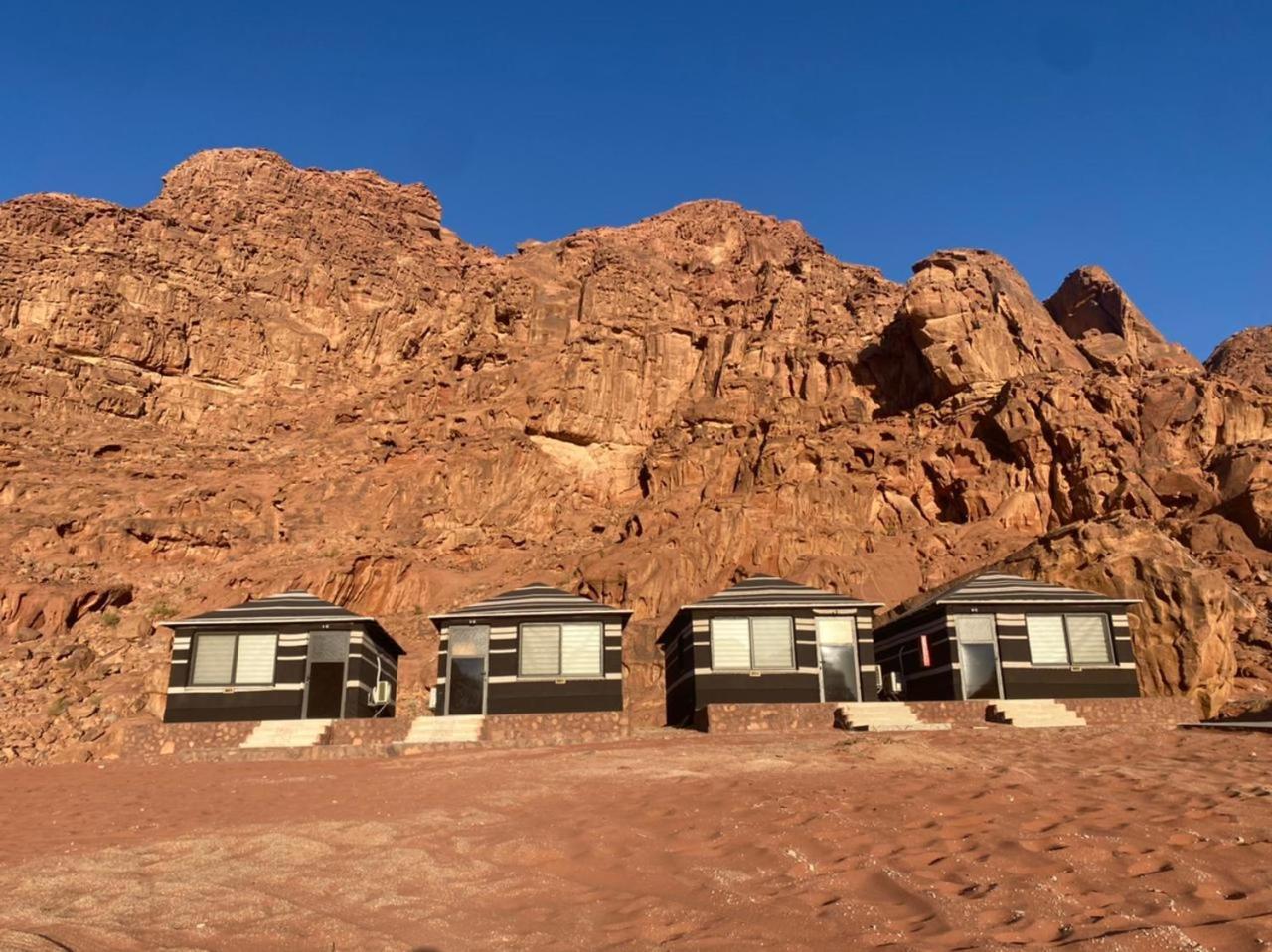 Desert Moon Camp 와디럼 외부 사진
